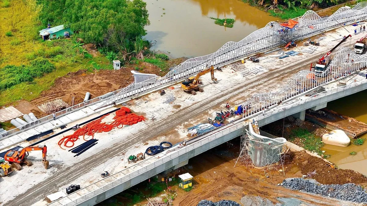 Cầu vượt đường Liên Phường 3