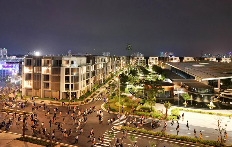 Nhà phố thương mại Soho thu hút khách đến The Global City